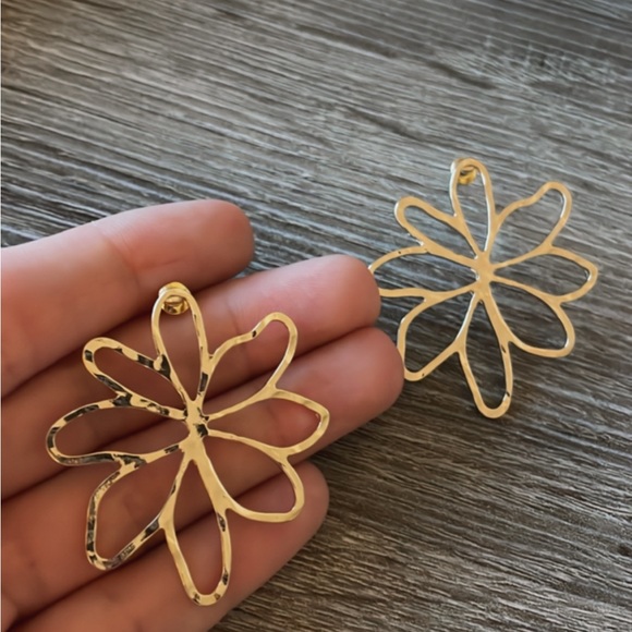 Flower earrings A402 - Picture 3 of 4